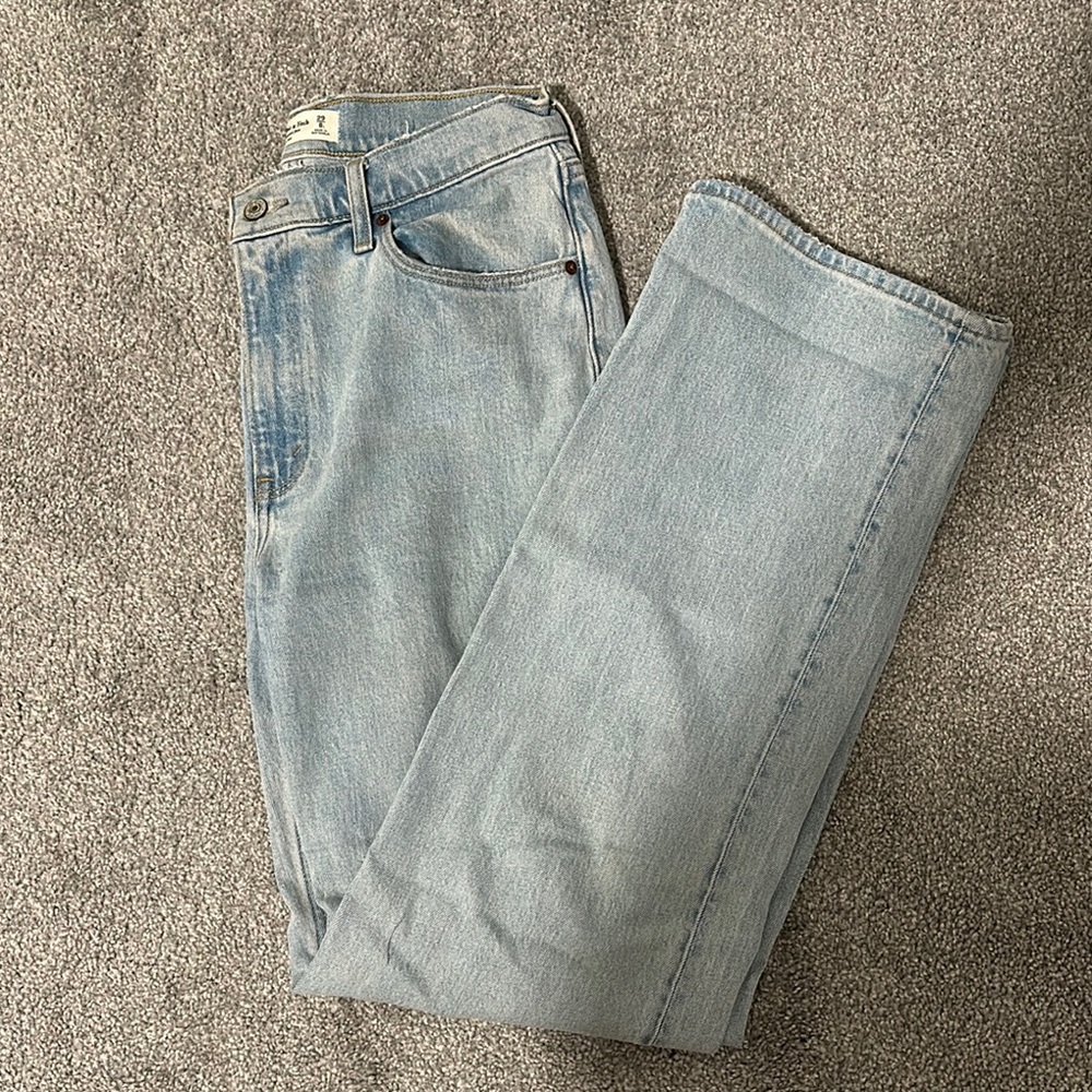 Abercrombie & Fitch 90s Relaxed Jean High Rise